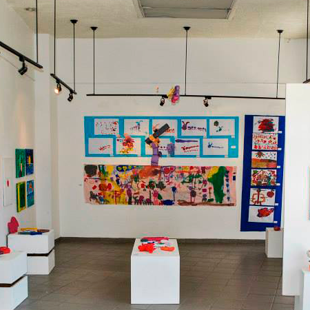 “CEDIA” Exposición Colectiva: Niños en el CEDIA